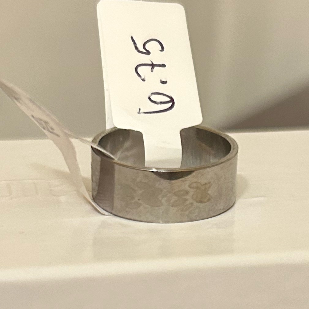 Size 6.75 Paw Prints Stainless Steel Laser Engraved Band Ring Silver Tone Nwt